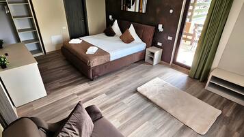 Room 4 | Free WiFi