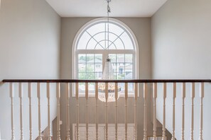 Interior - Luxury Cozy Family Retreat w/ King Bed | BBQ Grill | Game Room | Garden View (Barrie)