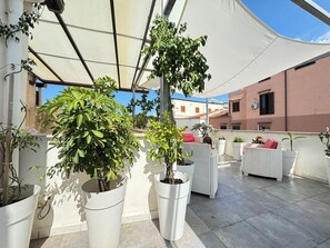 Terrace/patio - Meetup on The Terrace View with Private Parking (Palermo)