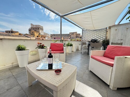 Meetup on The Terrace View with Private Parking