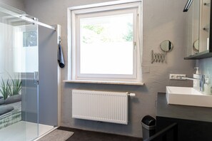 Dusche, Haartrockner, Seife