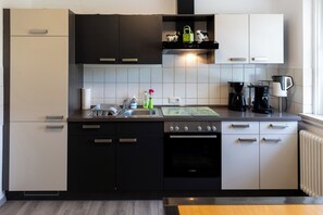 Private kitchen - Guest at Gastel's FeWo 3-6 persons gladly workers or fitters (Fischach)