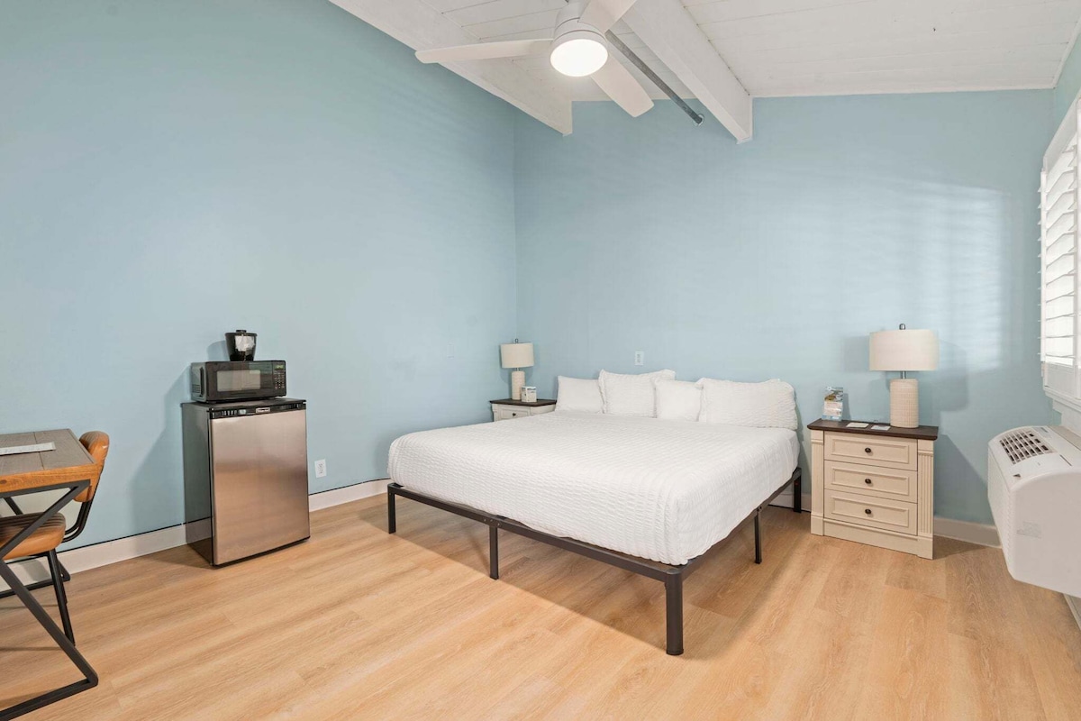 1 habitación, decoración personalizada y muebles diferentes