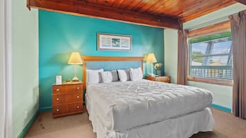 Room, 1 King Bed, Balcony, Ocean View (Oceanfront Inn Room #7) | 1 bedroom, individually decorated, individually furnished, bed sheets
