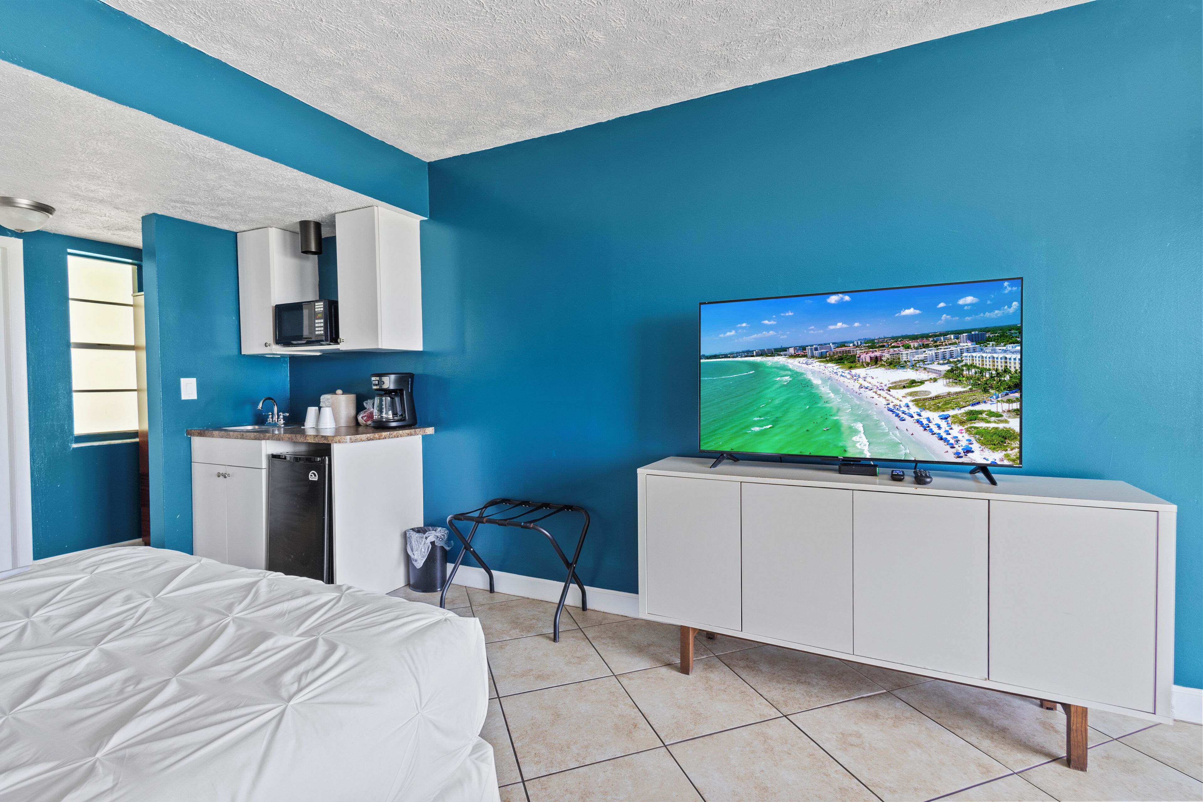 Huone, 2 parisänkyä, parveke, valtamerinäköala (Oceanfront Inn Room #16) | 1 makuuhuone, yksilöllisesti sisustettu, yksilöllisesti kalustettu