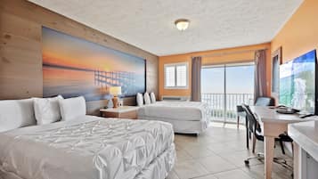 Quarto, 2 camas de casal, sacada, vista para o oceano (Oceanfront Inn Room #24) | 1 quarto, individualmente decorados, individualmente mobiliados