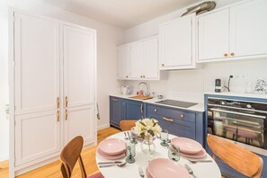 Kühlschrank, Ofen, Herdplatte, Geschirrspüler