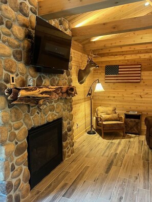 Interior - 4 Bedroom Cabin Retreat (Imperial)