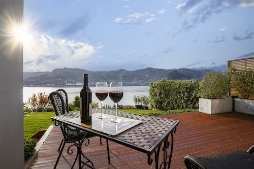 Sanctuary At The Bay - Diamond Harbour Retreat