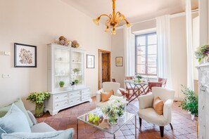 TV - Smart apartment with view in a central Lucca location (Lucca)