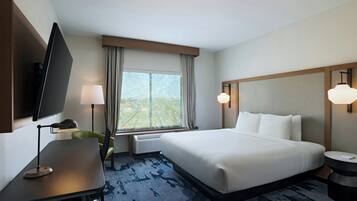 Standard Room, 1 King Bed | 1 bedroom, hypo-allergenic bedding, down comforters, memory foam beds