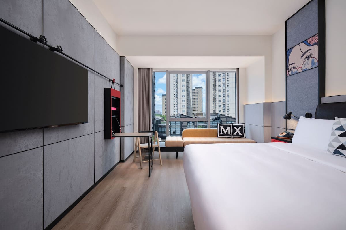 Room, 1 King Bed, City View