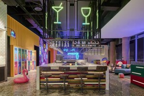 Bar (on property) - Moxy Ningbo Old Bund (Ningbo)