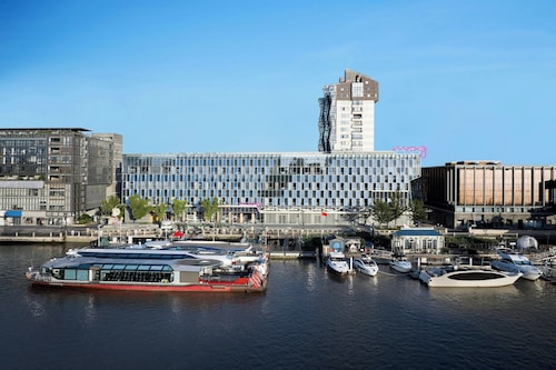 Moxy Ningbo Old Bund