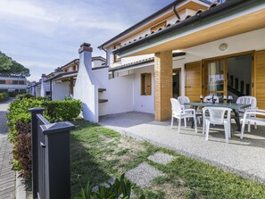 Outdoor dining - Villaggio Sole B by Interhome (Bibione)