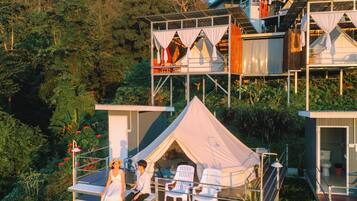 Deluxe Tent | Terrace/patio