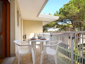 Outdoor dining - Apartment Angolo by Interhome (Bibione)