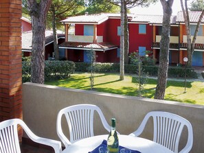 Outdoor dining - Villaggio Euro Residence Club by Interhome (Bibione)