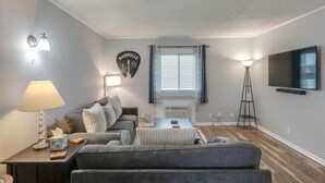 Unclassified image, 5 of 18, button - Delightful Charmer - Pool Access (Nashville)