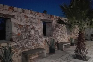 Terrace/patio - The Carob Tree - 1 Bedroom House (Polignano a Mare)