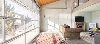 Dream Loft and Patio on the Hill