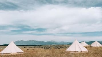 Tente | Vue sur les montagnes