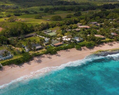 Hale Kekana, 7BR Beachfront Estate