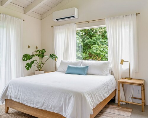 Hale Kekana, 7BR Beachfront Estate