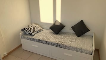 1 chambre, fer et planche à repasser, Wi-Fi, draps fournis