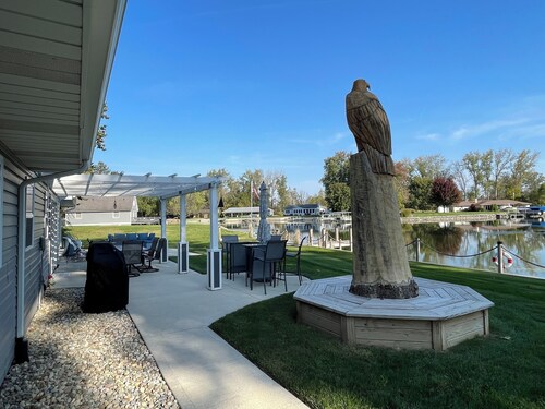 Enjoy a memorable lake vacation at family-friendly Channelside Lake House!