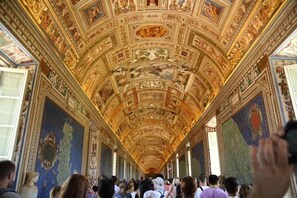 Point of interest - TAKE ME ROME - Vatican Comfort: Newly Remodeled (Rome)