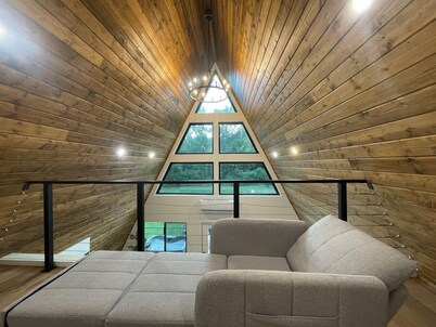 Spacious & Modern A-Frame w/ Hot Tub & Fire Pit near Rip Van Winkle Gardens