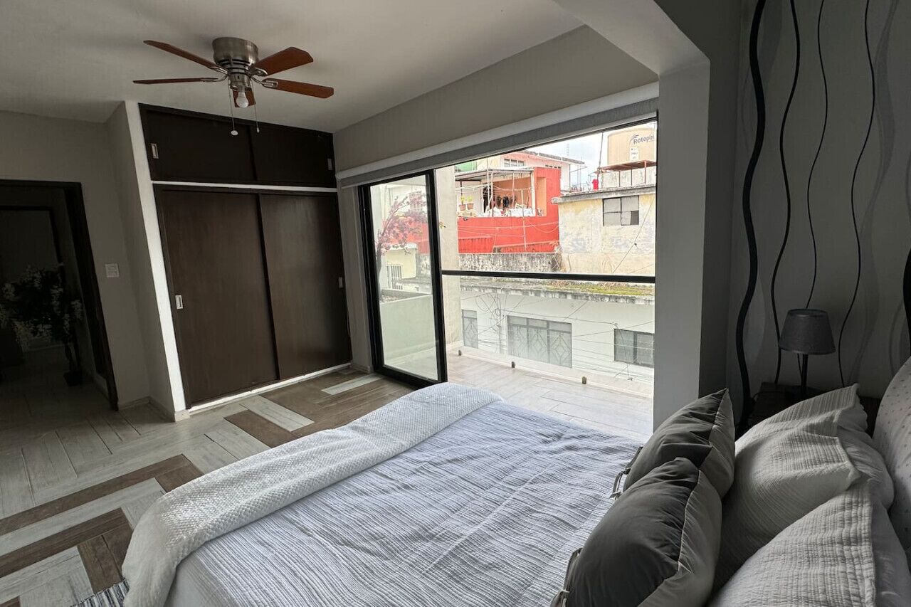 3 bedrooms, desk, iron/ironing board, WiFi