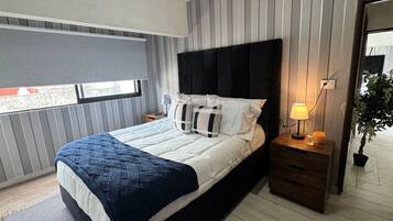 3 dormitorios, escritorio, tabla de planchar con plancha y wifi