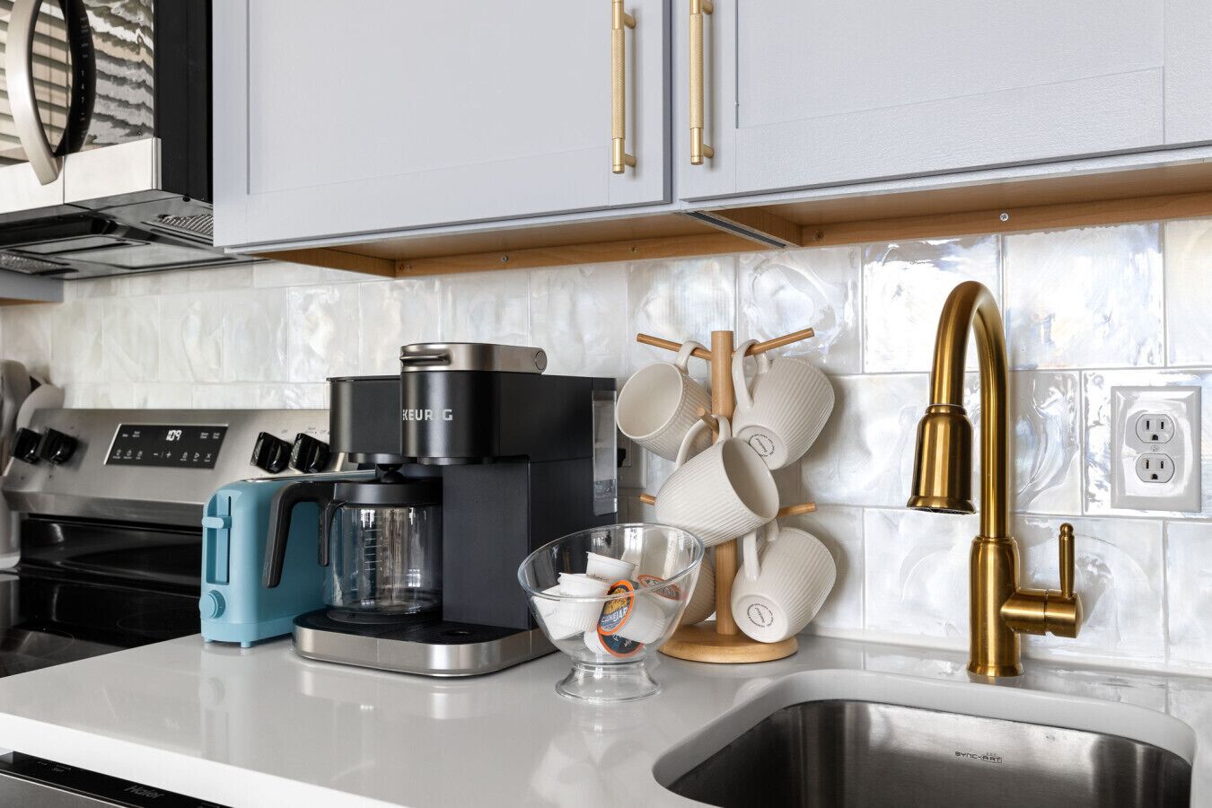 雪櫃、微波爐、焗爐、爐具