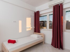 1 bedroom, iron/ironing board, internet, bed sheets