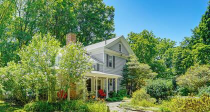 Historic Catskills Farmhouse: Ski, Hike & Relax!