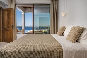2 bedrooms, in-room safe, iron/ironing board, free WiFi