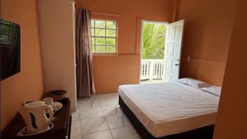 12 bedrooms, desk, iron/ironing board, free WiFi