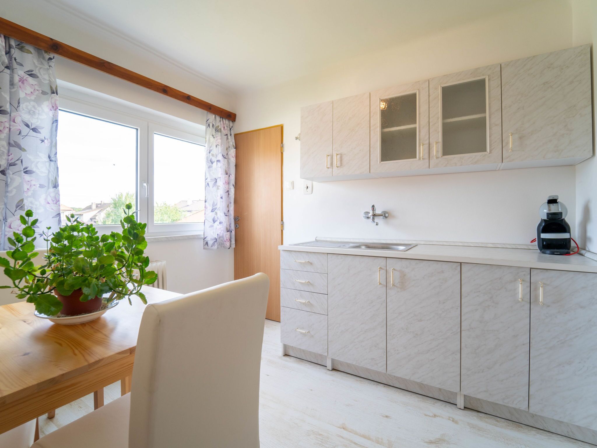 Refrigerador, horno, lavavajillas y tostadora 