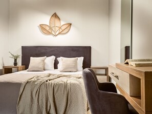 5 bedrooms, iron/ironing board, free WiFi, bed sheets