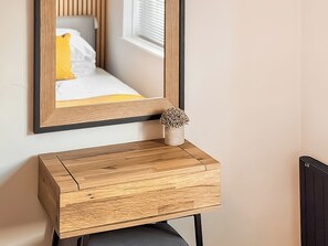2 bedrooms, free WiFi, bed sheets - 2 bedroom accommodation in Bowness-on-Windermere (Bowness-on-Windermere)