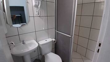 Superior Quadruple Room | Bathroom | Towels, toilet paper