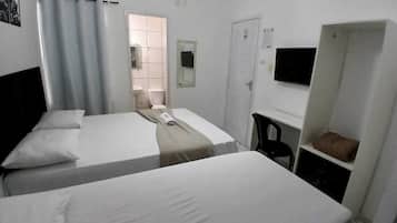 Superior fyrbÀddsrum | Individuell inredning, skrivbord, arbetsyta för laptop och gratis wi-fi