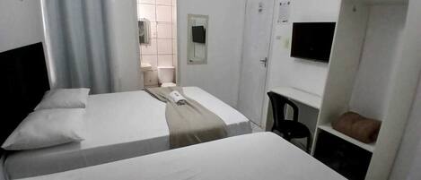 Neljän hengen superior-huone | Yksilöllisesti sisustettu, työpöytä