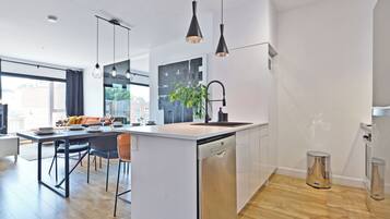 Fridge, microwave, oven, stovetop