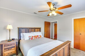 3 chambres, fer et planche à repasser, Wi-Fi, draps fournis