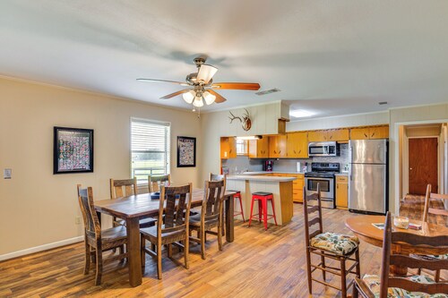 Family-Friendly De Kalb Getaway w/ Fire Pit!