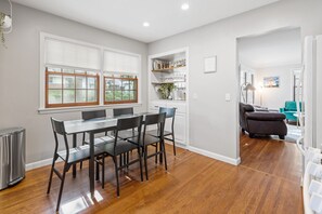 House, Multiple Beds, Kitchen, Garden View (Parkway Cottage) | Dining