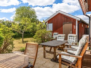 Outdoor dining - Mölltorp by Interhome (Mölltorp)